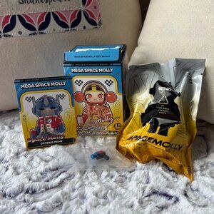 AUTHENTIC MEGA SPACE MOLLY 100% Series 4 - Optimus Prime